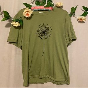 ✨3/$10✨ Dandelion Green T-Shirt Sz XL